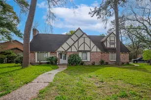 811 Loire Ln, Houston, TX 77090 - Photo 1