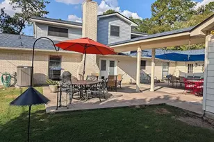 410 Brook Hollow Dr, Conroe, TX 77385 - Photo 12