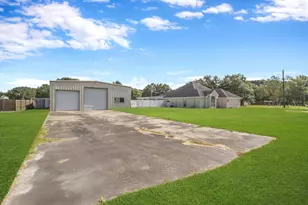 7912 South Dr, Beaumont, TX 77705 - Photo 10