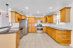 7912 South Dr, Beaumont, TX 77705 - Photo 2