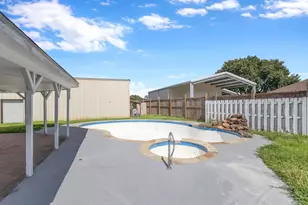 7912 South Dr, Beaumont, TX 77705 - Photo 40