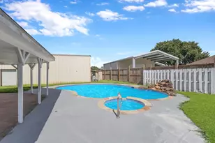 7912 South Dr, Beaumont, TX 77705 - Photo 32