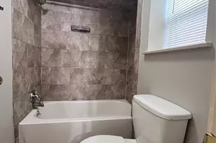 911 Byrne St, Houston, TX 77009 - Photo 8