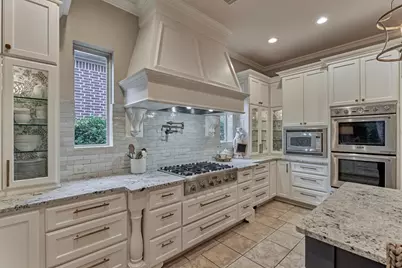 66 S Player Manor Circle, The Woodlands, TX 77382 - Photo 16
