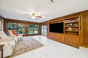 1717 S Columbia Dr, West Columbia, TX 77486 - Photo 18