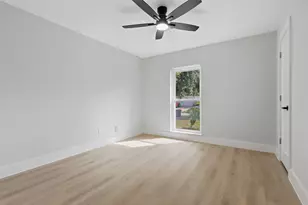 8114 Pella Dr, Houston, TX 77036 - Photo 14