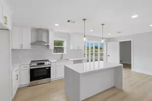 8114 Pella Dr, Houston, TX 77036 - Photo 8