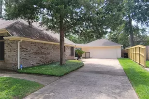 758 Forest Ln Dr, Conroe, TX 77302 - Photo 2