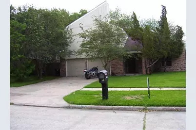 10106 Lost Trail Street, Houston, TX 77088 - Photo 1