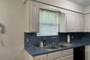 1733 Brumbelow St, Rosenberg, TX 77471 - Photo 10
