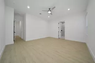 316 Louvenia Ct, Pinehurst, TX 77362 - Photo 16