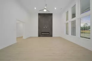 316 Louvenia Ct, Pinehurst, TX 77362 - Photo 6