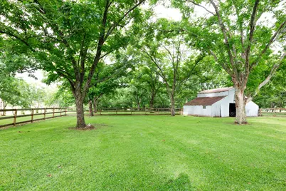 2103 Holly Street, East Bernard, TX 77435 - Photo 34