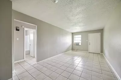 5107 Clover Street, Houston, TX 77033 - Photo 2