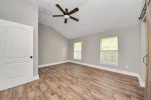 1322 E 36th St, Houston, TX 77022 - Photo 32