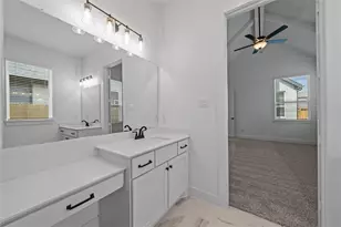 11914 North Pavilion Dr, Mont Belvieu, TX 77523 - Photo 6