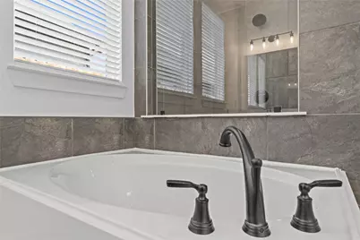 11914 North Pavilion Drive, Mont Belvieu, TX 77523 - Photo 8