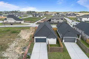 11914 North Pavilion Dr, Mont Belvieu, TX 77523 - Photo 36