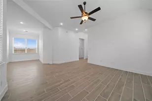 11914 North Pavilion Dr, Mont Belvieu, TX 77523 - Photo 26