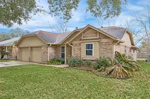 103 Brigadoon Ln, Friendswood, TX 77546 - Photo 2