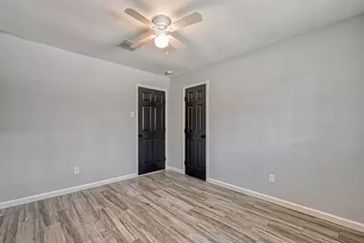 8623 Valley Forest Drive, Houston, TX 77078 - Photo 20