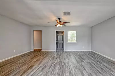 8623 Valley Forest Drive, Houston, TX 77078 - Photo 12