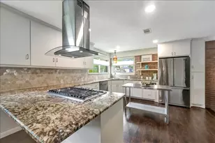 2631 Baycrest Dr, Nassau Bay, TX 77058 - Photo 12