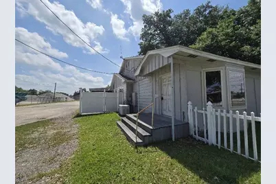 605 S Main Street #25, Highlands, TX 77562 - Photo 18