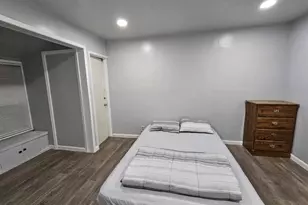 302 Blakeley Dr, San Antonio, TX 78209 - Photo 12