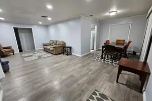 302 Blakeley Dr, San Antonio, TX 78209 - Photo 2