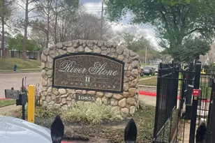 3035 Walnut Bend Ln, Houston, TX 77042 - Photo 2