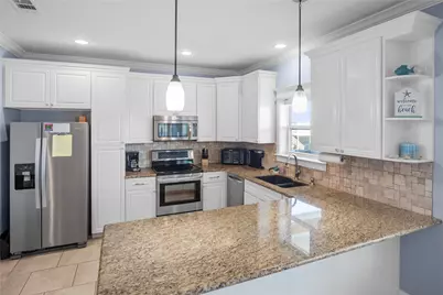 965 Mary Ann, Crystal Beach, TX 77650 - Photo 12