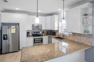 965 Mary Ann, Crystal Beach, TX 77650 - Photo 12