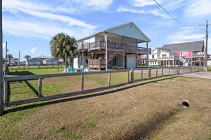 965 Mary Ann, Crystal Beach, TX 77650 - Photo 44