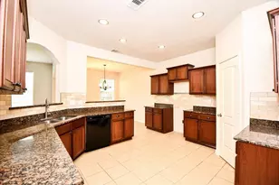 10909 Panther Ct SW, Houston, TX 77099 - Photo 6