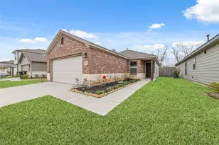 10623 Red Orchid Dr, Houston, TX 77016 - Photo 2