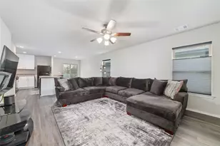 10623 Red Orchid Dr, Houston, TX 77016 - Photo 4