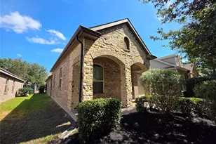114 N Heritage Mill Cir, Tomball, TX 77375 - Photo 2