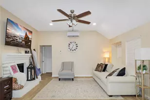 5622 Lycomb Dr, Houston, TX 77053 - Photo 4