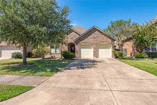 605 Chesterfield Ln, League City, TX 77573 - Photo 2