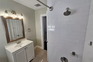 3332 Blodgett St, Houston, TX 77004 - Photo 10
