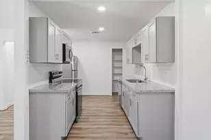 5962 Ridgeway Dr, Houston, TX 77033 - Photo 6