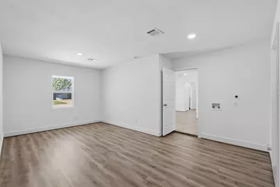 5962 Ridgeway Drive, Houston, TX 77033 - Photo 18
