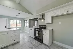 12330 San Lucia River Dr, Houston, TX 77050 - Photo 16