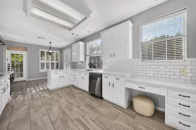 7406 Greatwood Grove Drive, Sugar Land, TX 77479 - Photo 14
