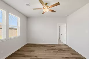 1112 Independence Ave, Bay City, TX 77414 - Photo 10