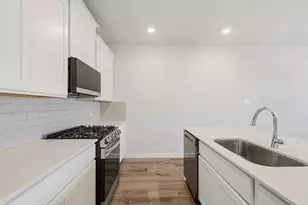 1112 Independence Ave, Bay City, TX 77414 - Photo 6