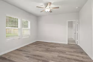1112 Independence Ave, Bay City, TX 77414 - Photo 2