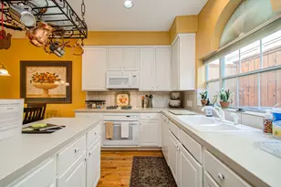 2214 W Holcombe Blvd, Houston, TX 77030 - Photo 24