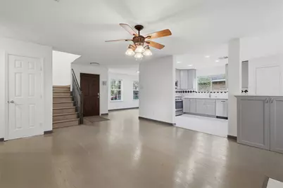97 N Hollylaurel Circle, The Woodlands, TX 77382 - Photo 14